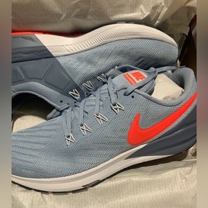Nike Structure 22. Brand new mens size 9.5